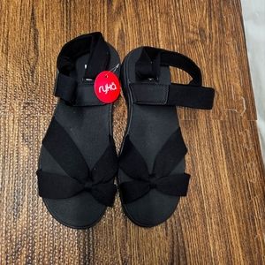 NWT Ryka black sandals